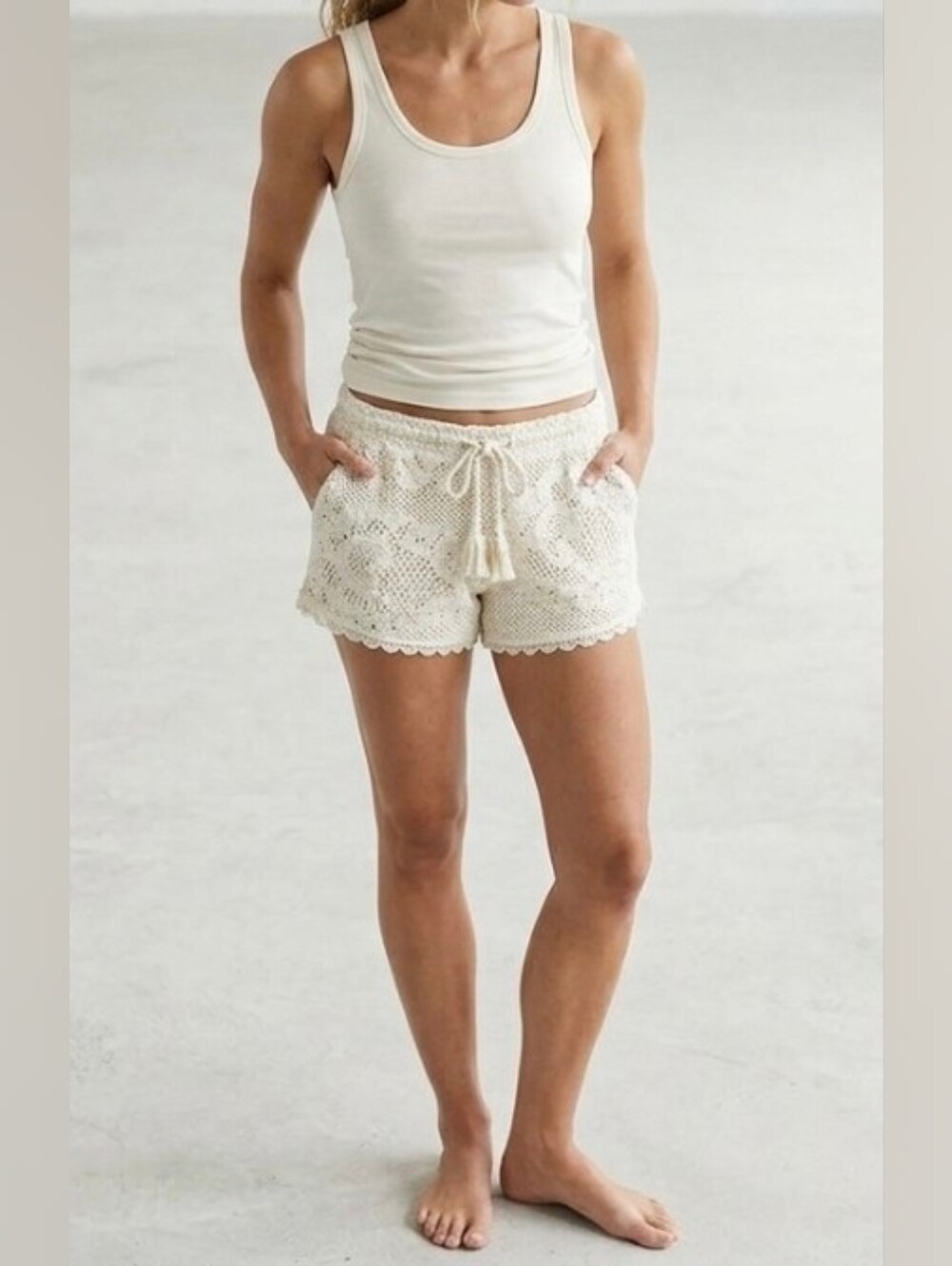 Lovely Girl White Lace Shorts Size 0 Xs Xsmall Floral Stretch Waist Lined Casual